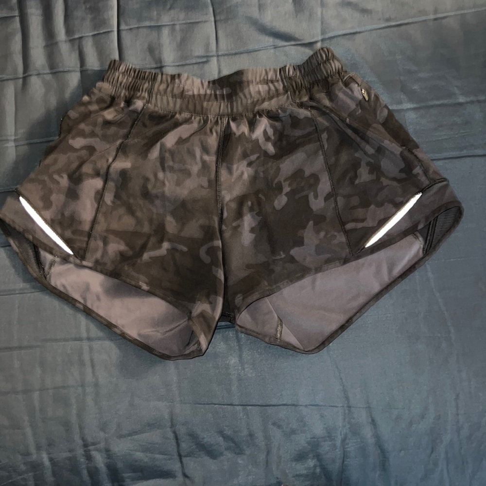 Lululemon Camo hotty hot shorts